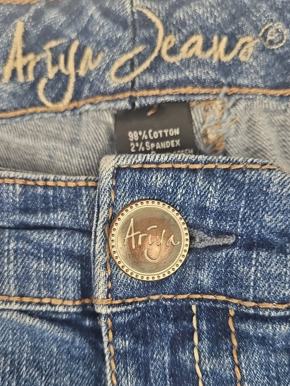 Ariya Jeans Distressed Blue Denim Women’s Jean Bermuda Shorts Y2K Grunge, 9/10